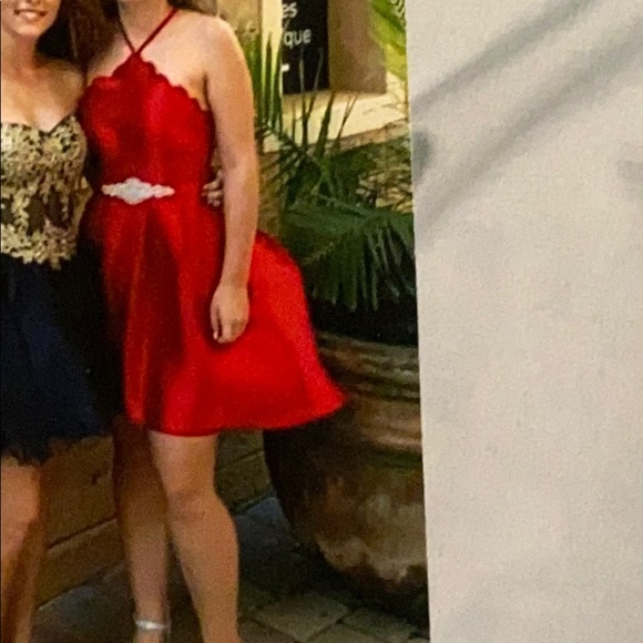 Red high low - Picture 3 of 3